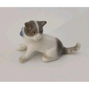 Vintage miniature porcelain Metzler Ortloff Miniature Grey Cat Kitten Figurine